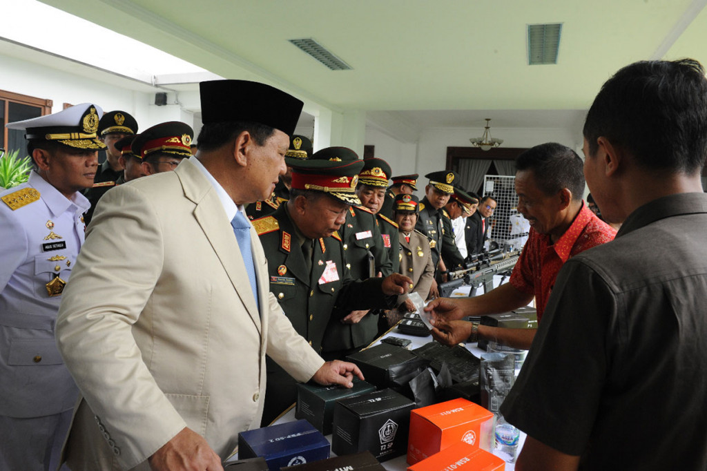 Dalam pertemuan tersebut, Prabowo juga menawarkan kesediaan agar taruna-taruna akademi militer Laos bisa belajar di Indonesia, dan juga mempersilahkan bila angkatan darat Laos membutuhkan pelatih-pelatih dari pasukan khusus TNI AD untuk melatih pasukan-pasukan khusus Laos, Indonesia siap membantu.