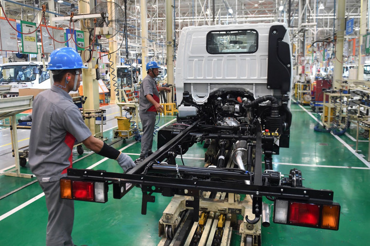 Isuzu Traga merupakan kendaraan medium pick up dengan mesin 4JA1-L yang juga digunakan oleh Panther, dengan kubikasi 2.500 cc dan teknologi direct injection.