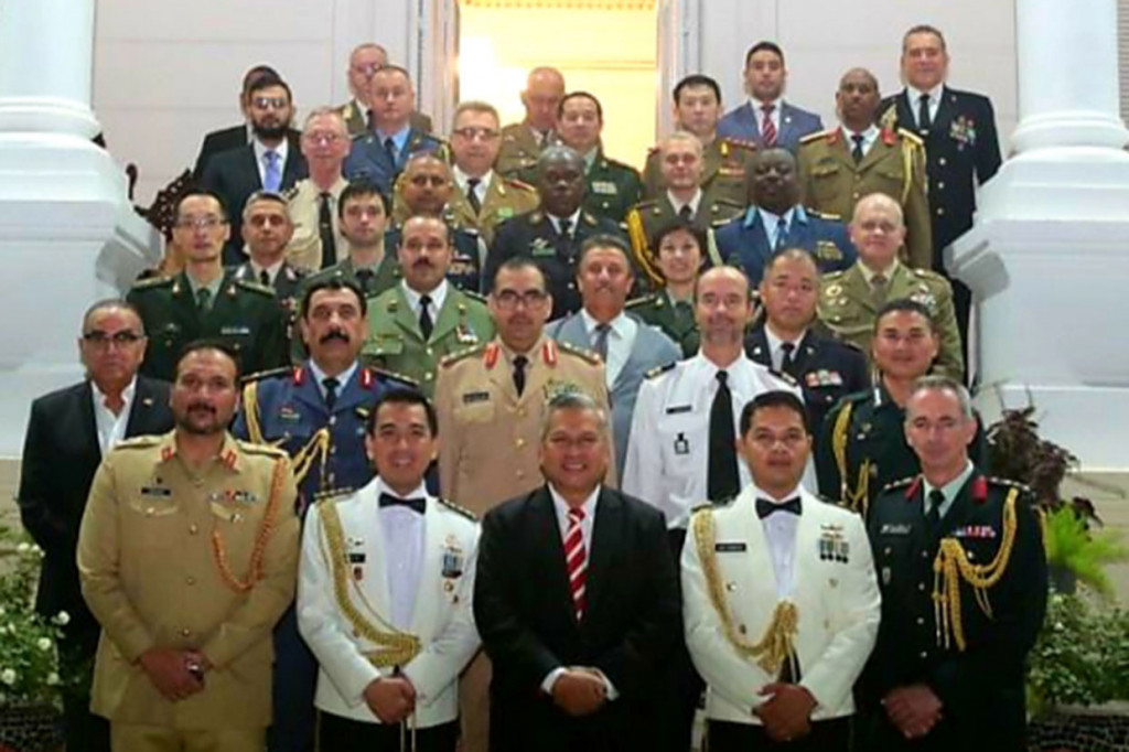 Resepsi diplomatik tersebut dihadiri Menteri Pertahanan Republik Arab Mesir yang diwakili oleh Asisten Menhan, Mayor Jenderal Bassem Riyadh Soleiman dan Kepala Staf Gabungan Angkatan Bersenjata Mesir yang diwakili oleh Marsekal Muda Mohamed Abdel Gaber Abdel Latif. Hadir pula para Athan negara sahabat yang terakreditasi dan residen di Mesir baik yang berasal dari negara kawasan Eropa, Amerika, Afrika maupun Asia.