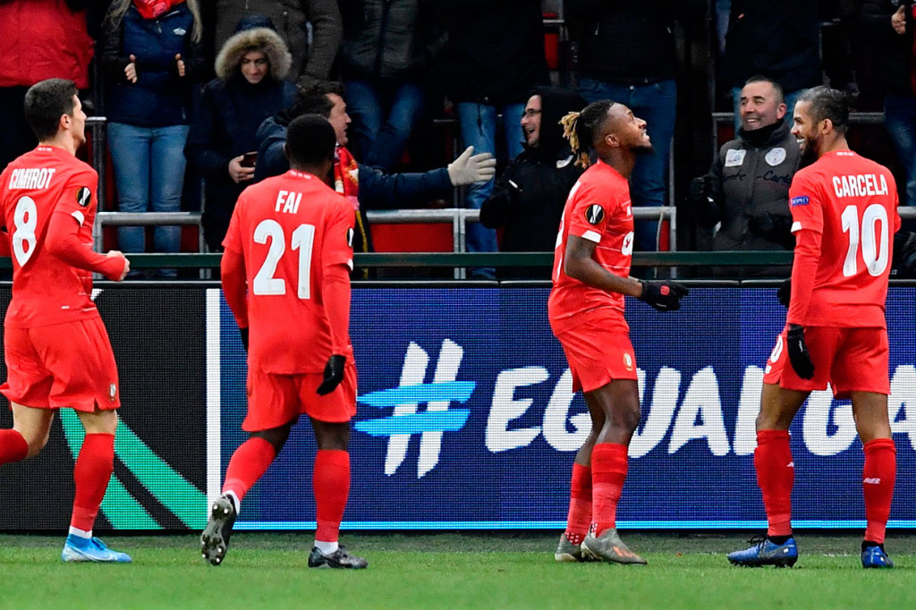 Dua menit setelah jeda tuan rumah berhasil unggul terlebih dahulu lewat Samuel Bastien. Dan Selim Amallah kemudian mengubah kedudukan menjadi 2-0 untuk Standard Liege pada menit ke-69.