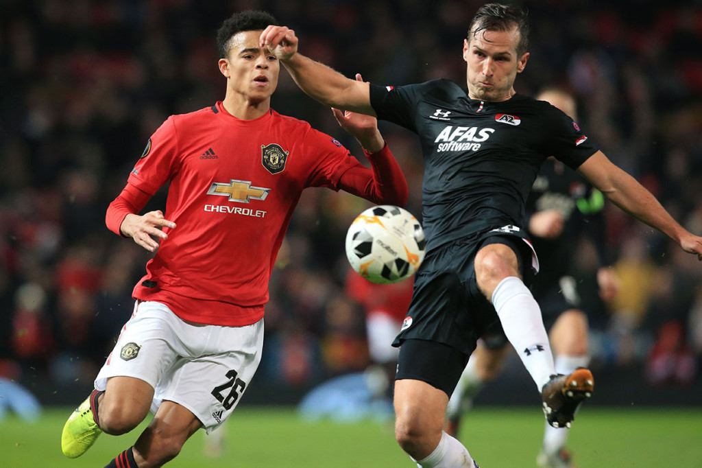 MU yang sudah memastikan lolos ke 32 besar Liga Europa turun dengan beberapa pemain cadangan, dan membangucadangkan para pemain utama mereka.