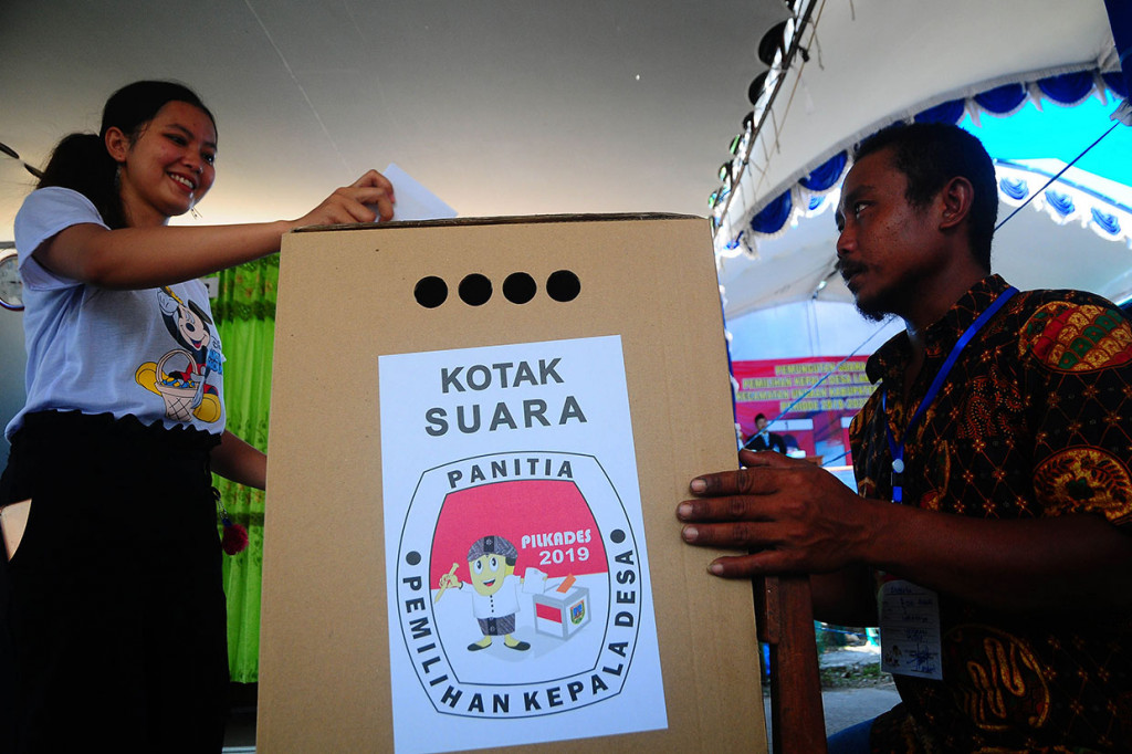 Dalam tahapan sempat terjadi permasalahan di beberapa desa di antaranya satu dari 116 desa batal melaksanakan pilkades karena bakal calon kepala desa tidak melengkapi berkas persyaratan administrasi hingga batas akhir yang telah ditentukan. Namun kejadian itu tidak menganggu jadwal pilkades serentak yang sudah ditetapkan.