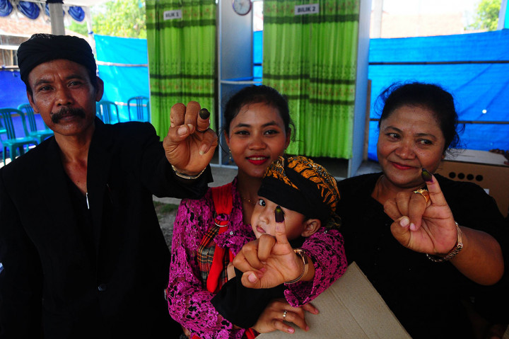 Jalannya pemungutan suara pada pilkades serentak di Kudus pada Selasa 19 November 2019 dimulai pukul 07.00 WIB hingga pukul 13.00 WIB, kemudian dilanjutkan perhitungan dan rekapilutasi surat suara dan berakhir pukul 04.00 WIB.