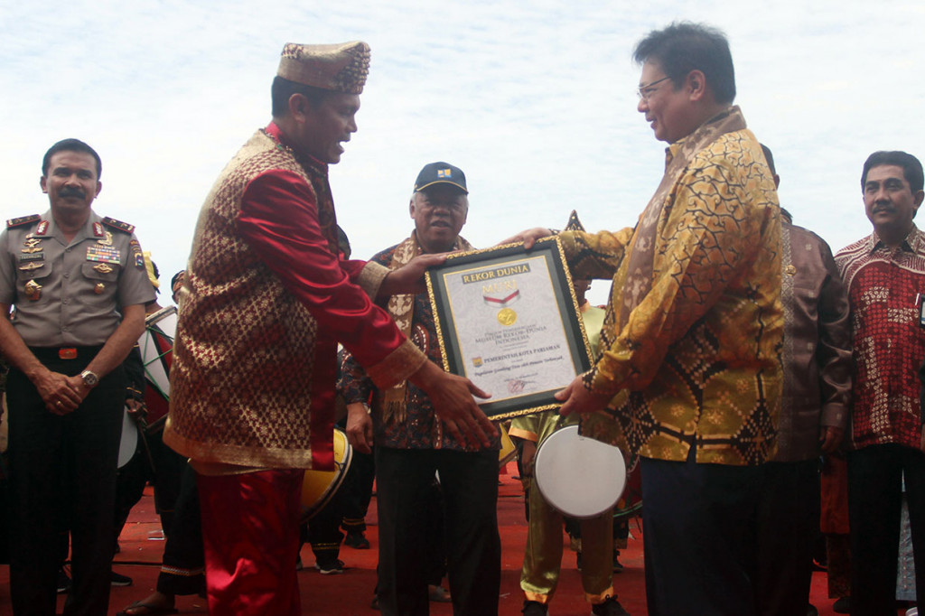 Kegiatan tersebut memecahkan rekor Museum Rekor Dunia Indonesia (MURI). Piagam Muri diserahkan oleh Menko Perekonomian Airlangga Hartato kepada Wali Kota Pariaman Genius Umar.