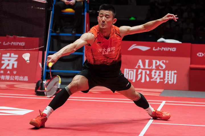 Anthony Ginting mencapai partai puncak berkat kemenangan dua gim langsung 21-15 dan 21-15 atas wakil tuan rumah Chen Long pada pertandingan semifinal yang berlangsung di Tianhe Gymnasium Guangzhou. 
