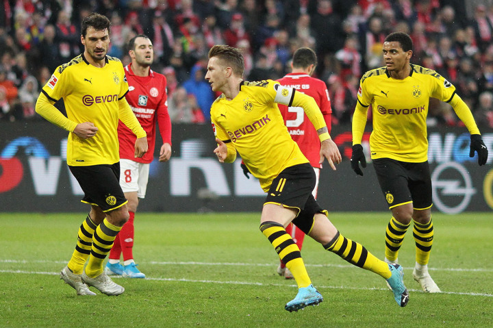 Kapten Marco Reus membawa tim tamu unggul di menit ke-32.