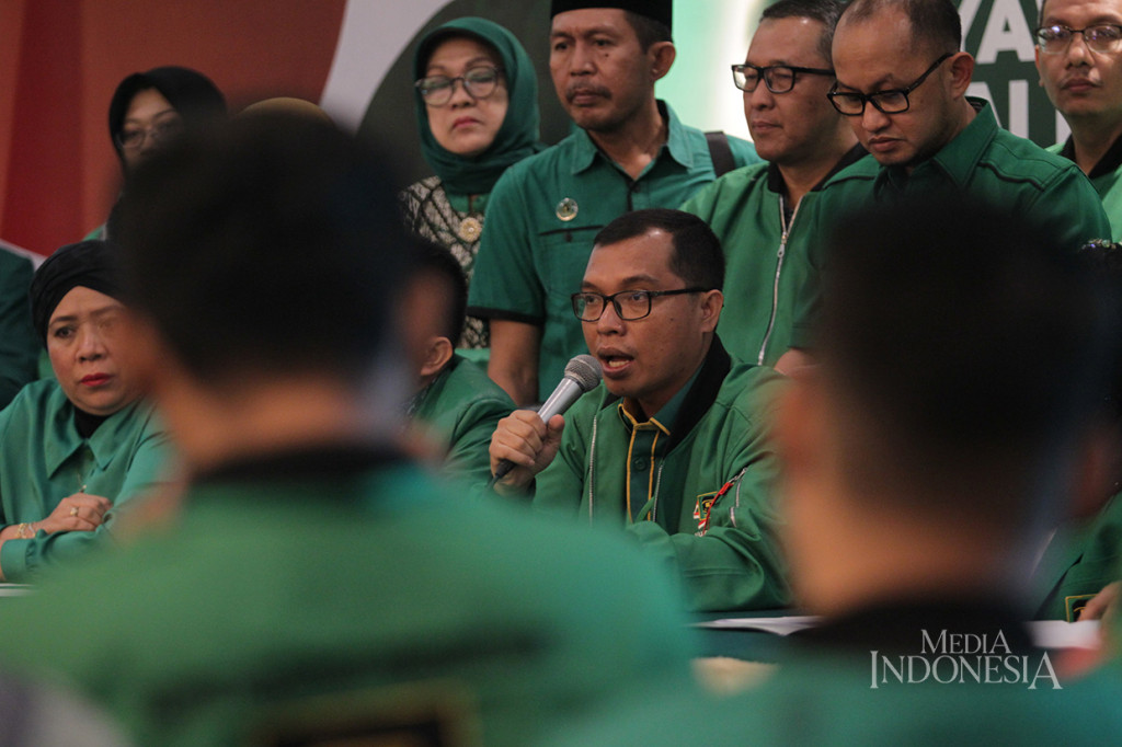 Selain itu, Mukernas V memerintahkan PPP melakukan revisi terhadap petunjuk pelaksanaan (Juklak) Pilkada, khususnya terkait proses dan tahapan seieksi pasangan calon.