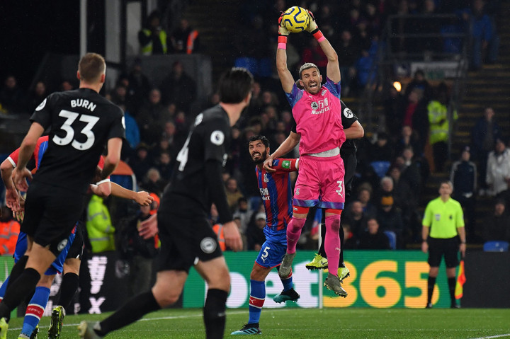 Kiper Crystal Palace, Vicente Guaita berhasil menyelamatkan gawangnya dari ancaman pemain tim tamu. Tidak ada gol yang tercipta di babak pertama.