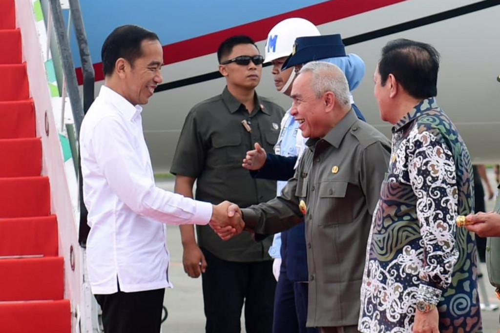 Setelahnya, Presiden akan menuju gerbang tol Samboja untuk meresmikan ruas tol Balikpapan-Samarinda (Balsam) seksi Samboja-Samarinda. Presiden juga akan meninjau langsung ruas tol yang diresmikan tersebut.