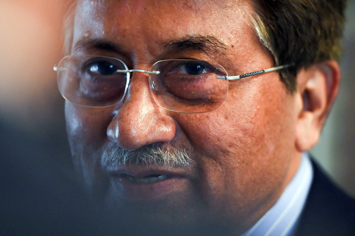 Musharraf, yang merebut kekuasaan pada 1999 melalui kudeta dan kemudian menjabat sebagai presiden, tinggal di luar Pakistan. Ia belum dapat dihubungi untuk dimintai komentar. Msuharraf saat ini berada di Dubai dengan alasan kesehatan dan ancaman terhadap keamanannya.
