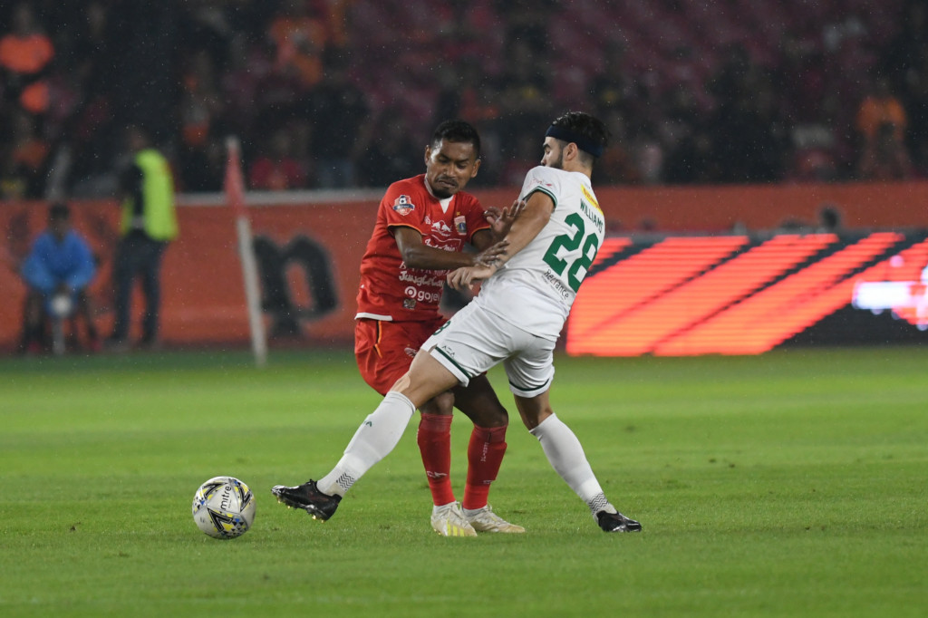 Hasil pertandingan ini membuat Persebaya naik ke urutan tiga klasemen sementara dengan koleksi 51 poin. Sementara itu, Persija masih tergolong tim papan bawah atau tepatnya di posisi 13 karena baru memiliki 41 poin. 
