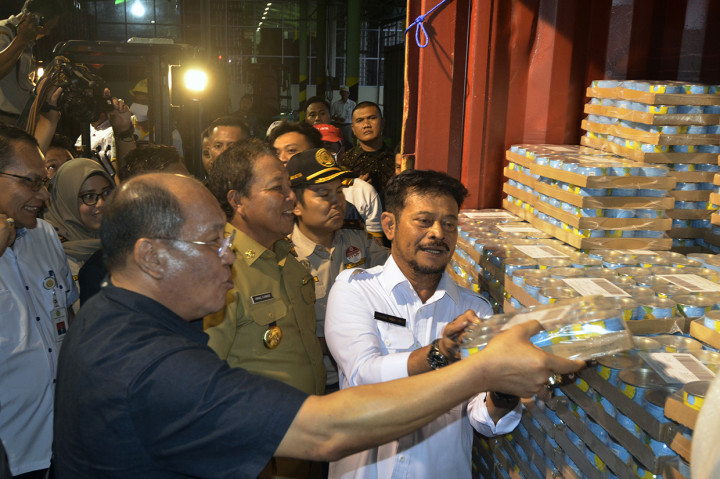 Kementan melalui Badan Karantina Pertanian (Berantan) mengekspor komoditas berupa biji kopi, kayu manis, kelapa, karet, olahan nanas, tetes tebu, olahan kelapa sawit , lada biji, jagung, kakau dan lengkuas dengan nilai total Rp181 miliar ke Bahrani, Rusia, Kazakhstan, Brazil, Argentina, Nigeria, Kanada. 