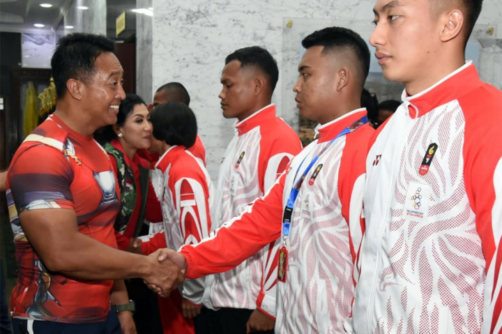 Kepala Staf Angkatan Darat (KSAD) Jenderal Andika Perkasa memberikan penghargaan kepada para prajurit TNI AD yang telah mengharumkan nama Indonesia di SEA Games XXX/2019 di Filipina. Para atlet dari TNI AD tersebut mempersembahkan 34 medali.