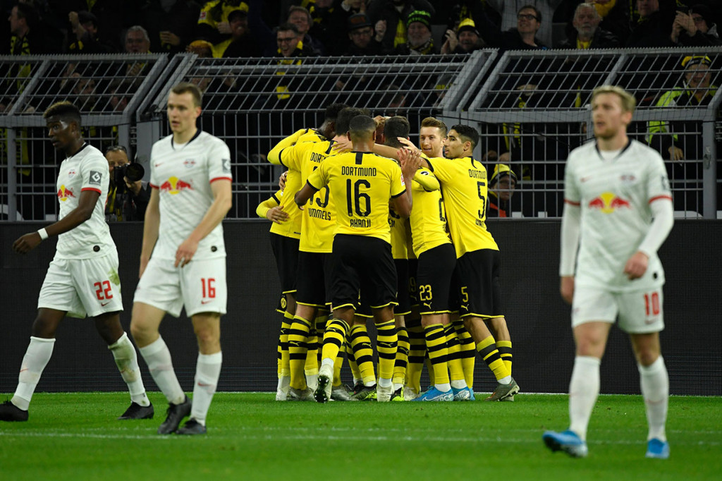 Pada menit ke-34 Julian Brandt berhasil menggandakan keunggulan tuan rumah menjadi 2-0.