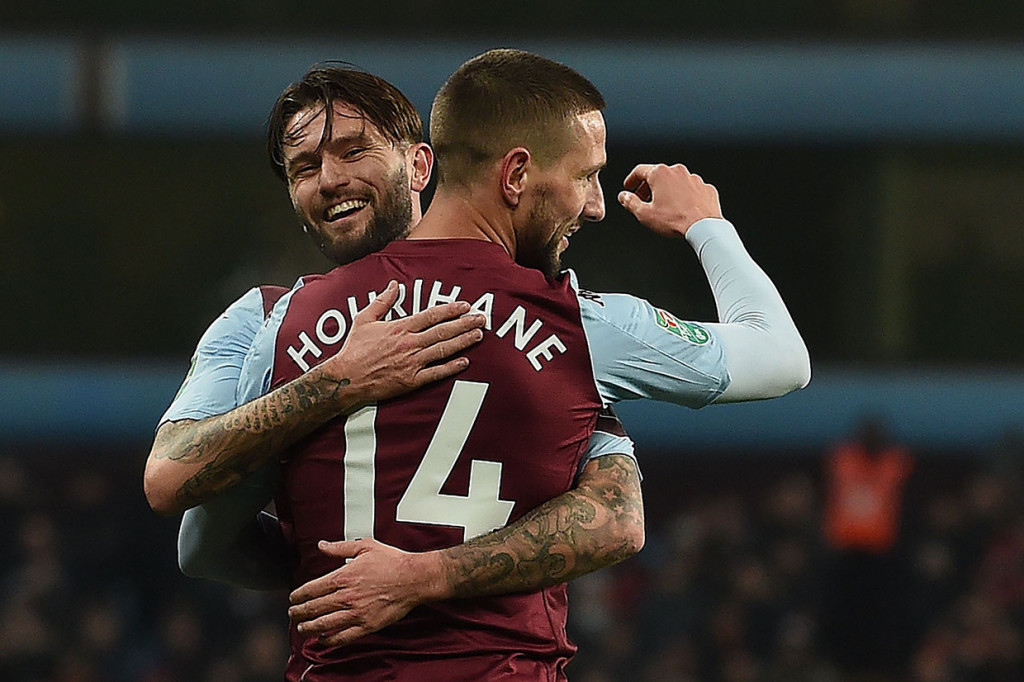 Namun Aston Villa kemudian berhasil menguasai situasi dan membuka keunggulan pada menit ke-14 Conor Hourihane.