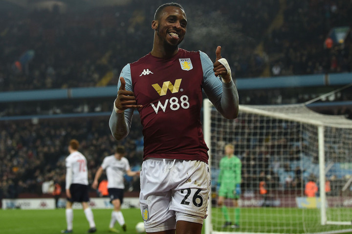 Jonathan Kodjia kembali mencatatkan namanya di papan skor untuk membawa Villa unggul 4-0 di akhir babak pertama.