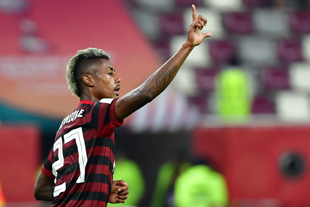 Flamengo berbalik unggul 2-1 pada menit ke-78 lewat sundulan Bruno Henrique.