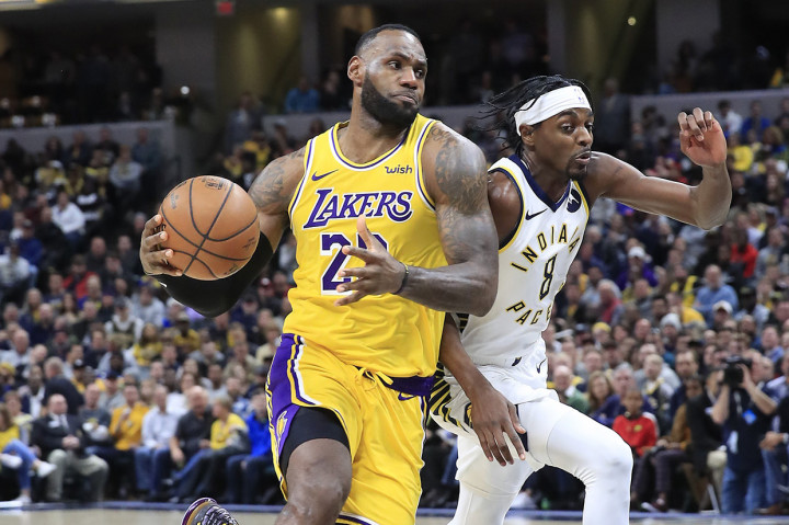LeBron James menghasilkan 20 angka, sembilan rebound dan sembilan assist, Dwight Howard berhasil mencetak skor tertinggi musim ini 20 poin, dan Avery Bradley menambah 13 angka bagi Lakers, yang memasuki pertandingan dengan rekor (menang-kalah) terbaik dalam NBA, 24-3.  