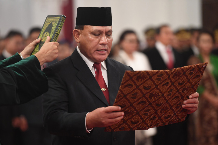 Selain Dewan Pengawas KPK, Presiden juga melantik lima pimpinan KPK Periode 2019-2023. Kelima pimpinan KPK tersebut yaitu Firli Bahuri, Nawawi Pomolango, Nurul Ghufron, Lili Pintauli Siregar, dan Alexander Marwata. 