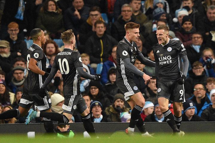 Sedangkan bagi Leicester, kekalahan ini tak mempengaruhi posisi mereka di peringkat kedua, namun selisih mereka dengan City kini hanya terpaut satu poin saja. AFP Photo/Oli Scarff