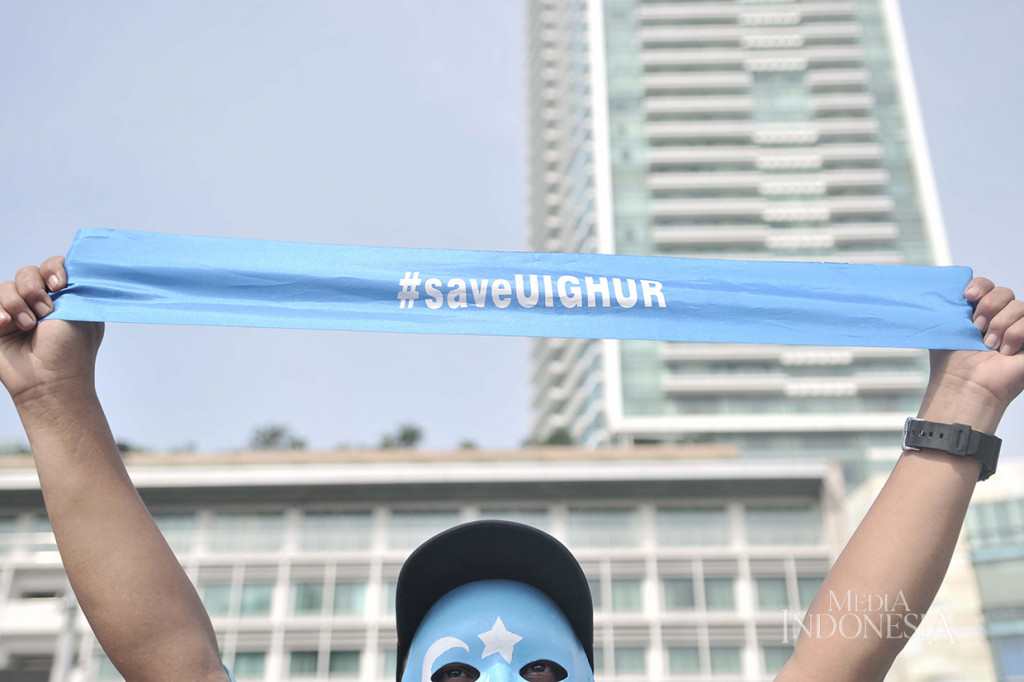 Aksi ini digelar sebagai bentuk peduli terhadap muslim Uighur di Xinjiang yang diduga hingga saat ini terus mengalami tindakan kekerasan oleh pemerintah China.