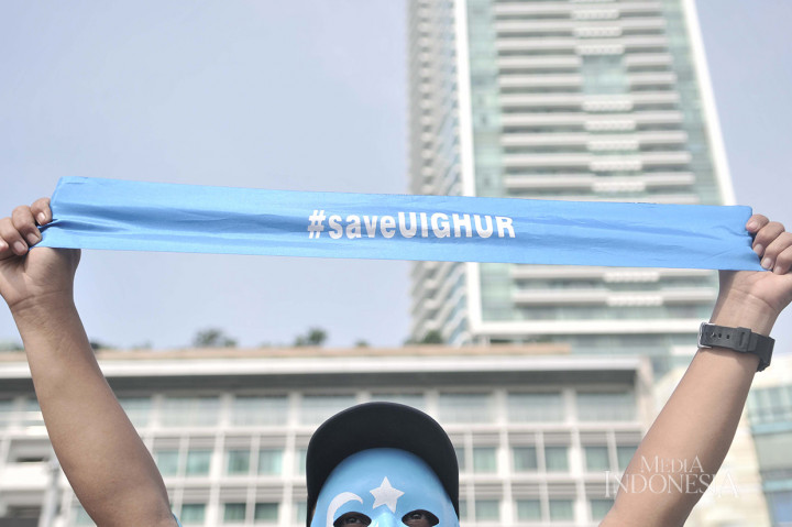 Aksi ini digelar sebagai bentuk peduli terhadap muslim Uighur di Xinjiang yang diduga hingga saat ini terus mengalami tindakan kekerasan oleh pemerintah China.