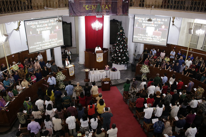Di GPIB Immanuel Gambir, Jakarta Pusat, dalam Misa Natal 2019 mengangkat tema menjaga lingkungan, yakni 'Ceria Merawat Alam Semesta' (Cemara). MI/Bary Fathahilah