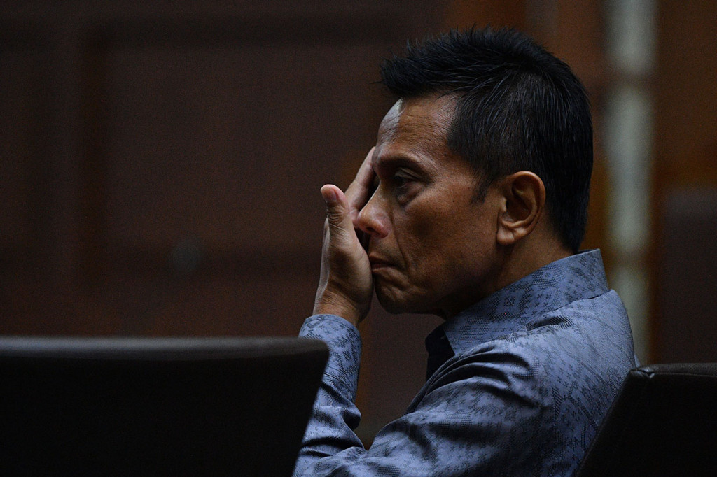 Soetikno didakwa memberikan uang sebesar Rp5,8 miliar, USD 884.200, EUR 1.020.975 euro, dan SGD 1.189.208 kepada Emirsyah Satar yang saat itu menjabat Direktur Utama Garuda Indonesia agar mendapatkan pengadaan mesin pesawat Rolls-Royce serta pesawat Airbus, Bombardier, dan ATR. 