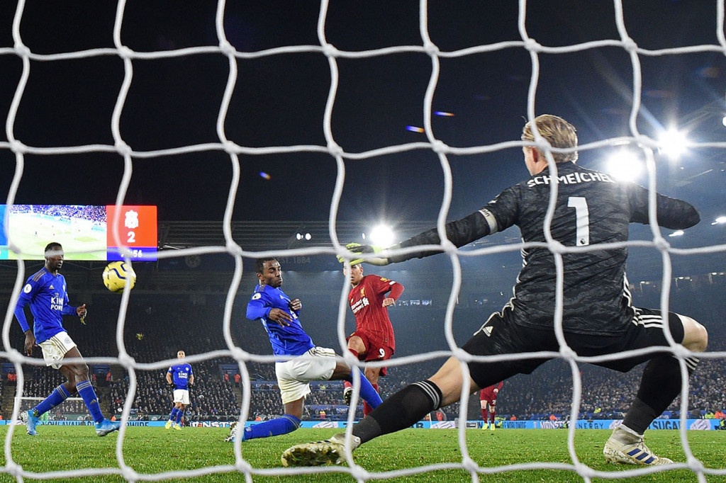 Tiga menit berselang, Firmino mencetak gol kedua untuk membawa timnya unggul 3-0. Gol Firmino lagi-lagi diawali lewat assist Alexander-Arnold.