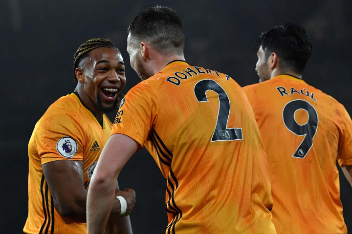 Wolves langsung merespon. Lima menit berselang tuan rumah berhasil memperkecil ketertinggalan menjadi 1-2 lewat sepakan keras Adama Traore dari luar kotak penalti.