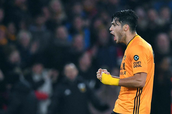Berhasil memasukkan satu gol, Wolves semakin bersemangat dan kemudian menyamakan kedudukan pada menit ke-82 lewat sepakan kaki kiri Raul Jimenez.