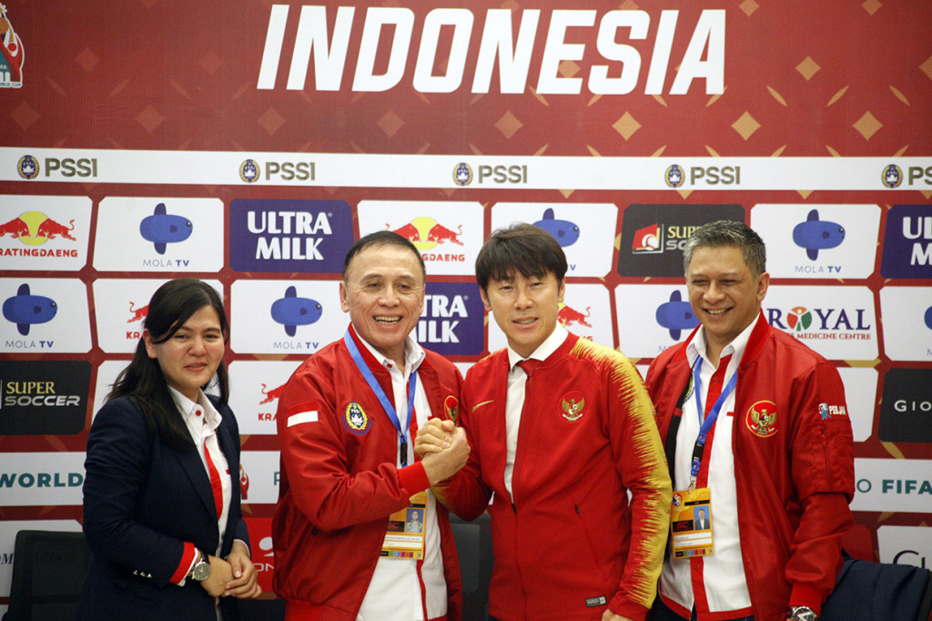 PSSI resmi mengontrak pelatih asal Korea Selatan Shin Tae-Yong selama empat tahun ke depan. 