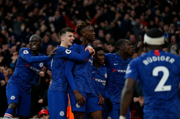 Pemain Chelsea merayakan kemenangan atas Arsenal dalam lanjutan Liga Inggris di Emirates Stadium. AFP Photo/Ian Kington
