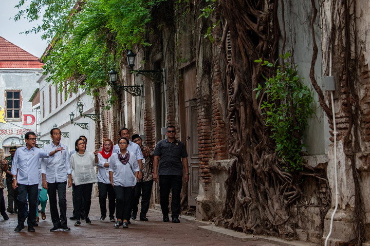 Jokowi menilai restorasi kawasan Kota Lama Semarang, dilakukan dengan baik. Area seluas 20 hektare itu diharapkan menjadi ikon wisata baru bagi Kota Semarang.