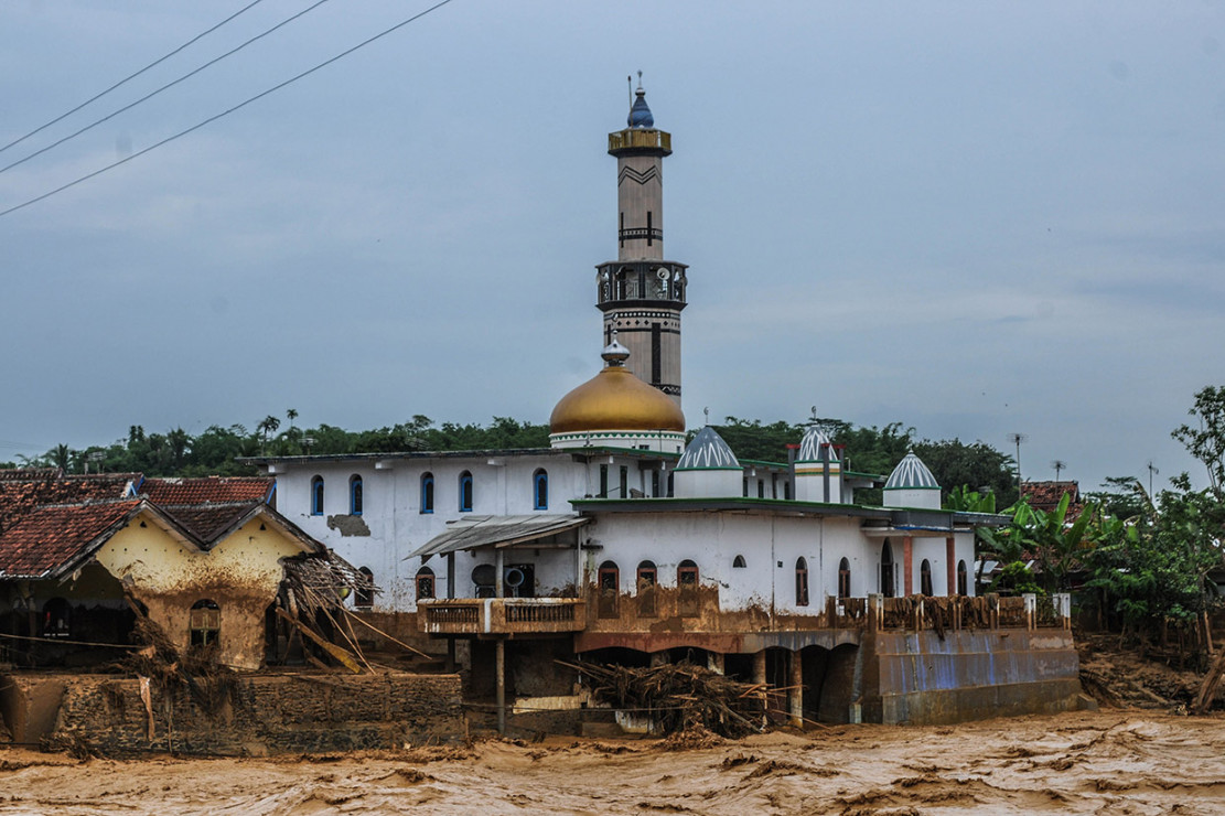 Jembatan di Lebak Putus Akibat Banjir  Medcom.id