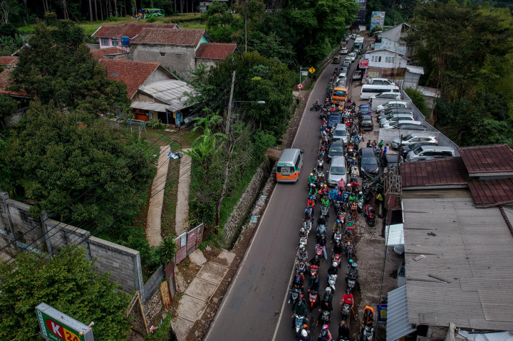Petugas Kepolisian Kabupaten Bandung Barat memprediksi arus balik liburan Tahun Baru 2020 di Lembang akan terjadi pada Sabtu, 4 Januari 2020, mendatang.