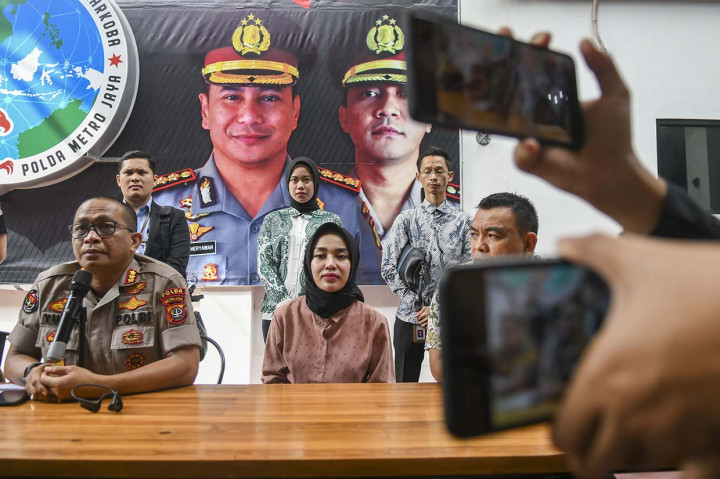 Kepala Bidang Humas Polda Metro Jaya Kombes Yusri Yunus mengatakan bahwa Medina Zein akan direbilitas selama tiga bulan di Lembaga Pendidikan Polri, Lebak Bulus, Jakarta Selatan. 