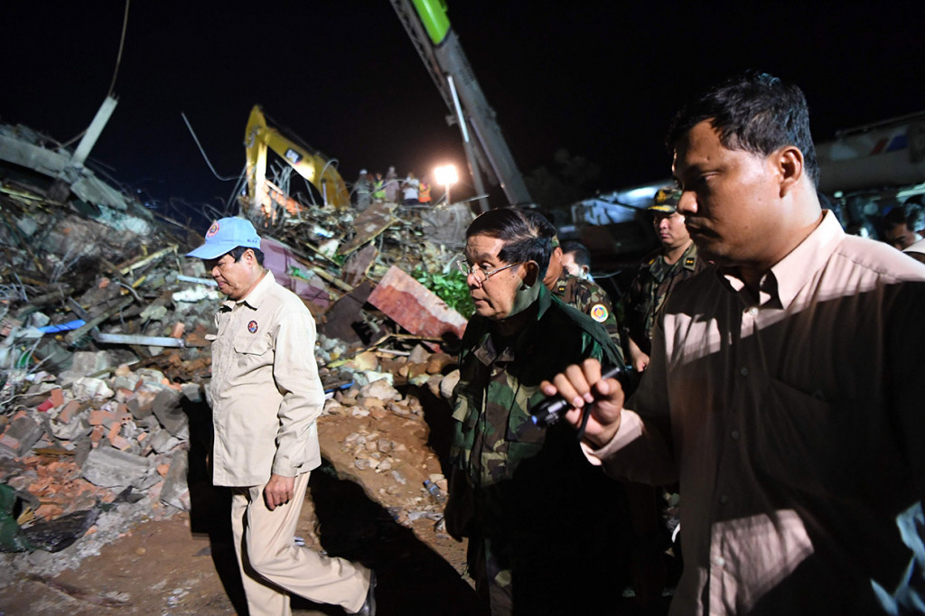 PM Kamboja Hun Sen turun ke lokasi ambruknya gedung tujuh lantai di Provonsi Kep tersebut. Hun Sen memimpin langsung proses evakuasi para pekerja yang masih terperangkap.