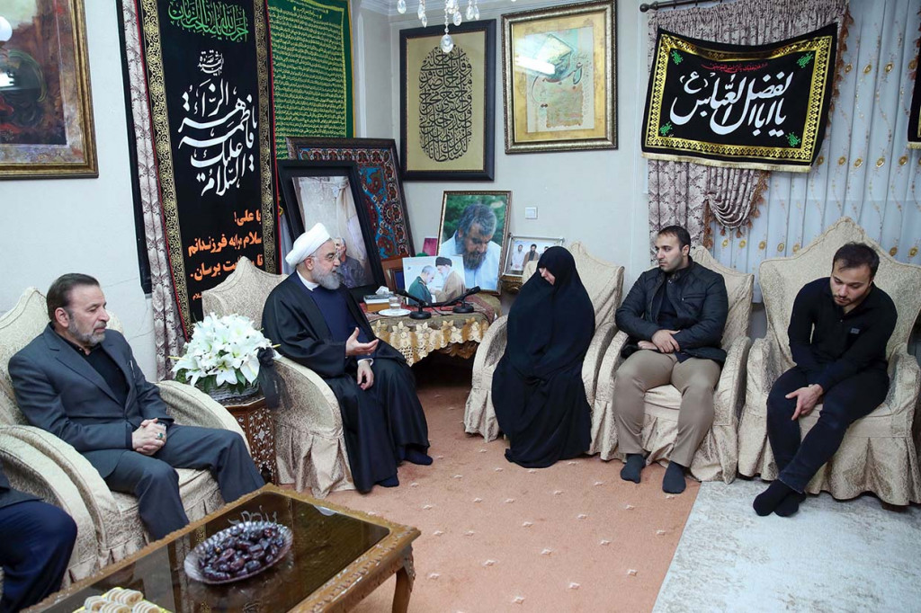 Sementara itu, di Iran, Presiden Hassan Rouhani menyampaikan rasa belasungkawa kepada keluarga komandan Pengawal Garda Revolusi Iran yang tewas Qasem Soleimani.