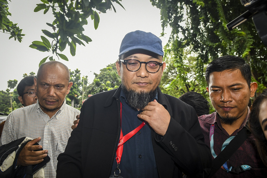 Penyidik Senior Komisi Pemberantasan Korupsi (KPK) Novel Baswedan tiba di Polda Metro Jaya, Jakarta.