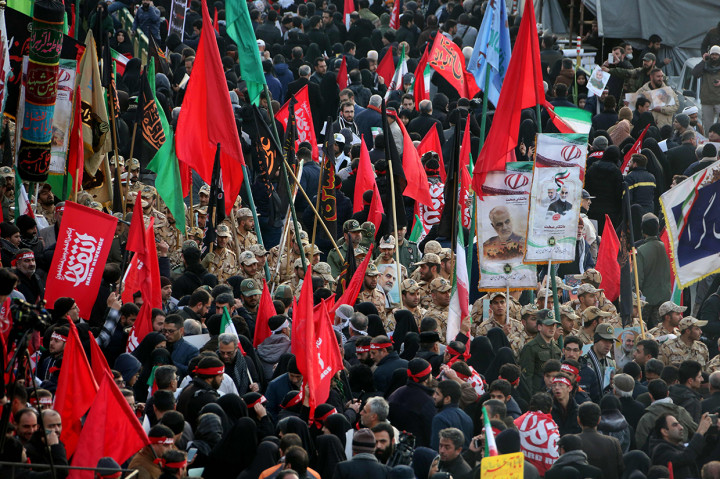 Prosesi pemakaman Soleimani digelar di berbagai kota secara berurutan sejak akhir pekan. 
