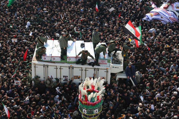 Soleimani tewas dalam usia 62 tahun akibat serangan drone militer AS pada Jumat, 3 Januari lalu di dekat Bandara Internasional Baghdad. 
