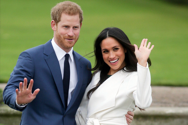 Pangeran Harry dan istrinya Meghan Markle secara mengejutkan akan mundur dari anggota senior di kerajaan Inggris. Keputusan tersebut dilaporkan tanpa berkonsultasi terlebih dahulu dengan Ratu Elizabeth II.  
