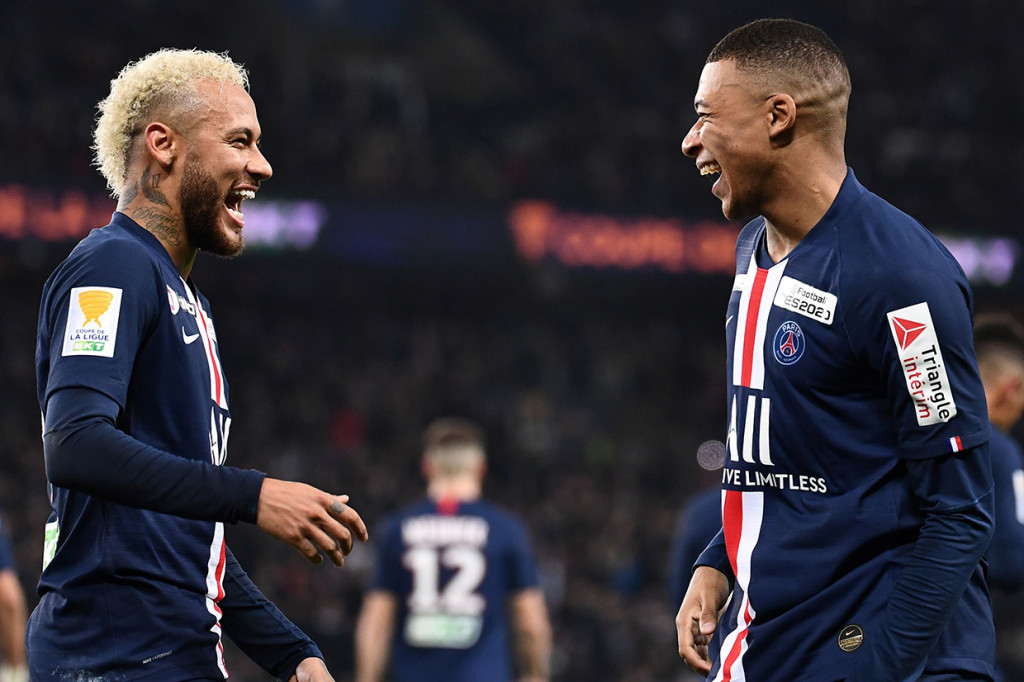 Neymar membawa PSG unggul 2-0 pada menit ke-39.