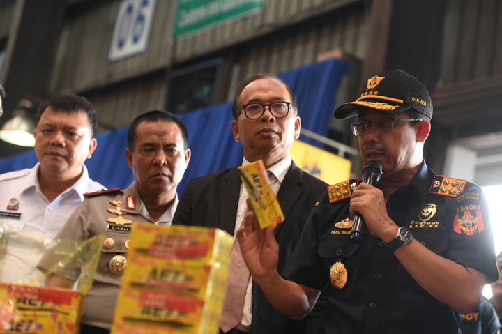 Impor alat tulis tiruan yang dilakukan oleh PT PAM itu  berhasil dibongkar Bea Cukai di Pelabuhan Tanjung Perak Surabaya pada Senin, 6 Desember 2019.