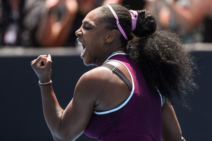 Semifinal lainnya akan mempertemukan Serena Williams melawan pemenang antara unggulan ketiga Ananda Anisimova dan Eugenie Bouchard.
