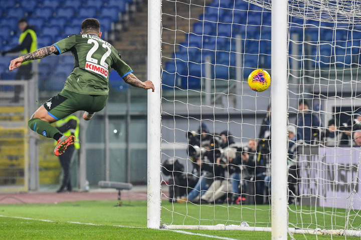 Striker Italia itu mencetak gol di babak kedua usai memanfaatkan kesalahan David Ospina.