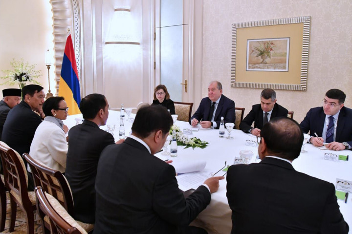 Menanggapi hal tersebut, Presiden Sarkissian menyampaikan bahwa pihaknya akan segera menindaklanjutinya. “Saya akan segera perintahkan pejabat yang berwenang untuk segera memproses bebas visa ini,” ucap Presiden Sarkissian.