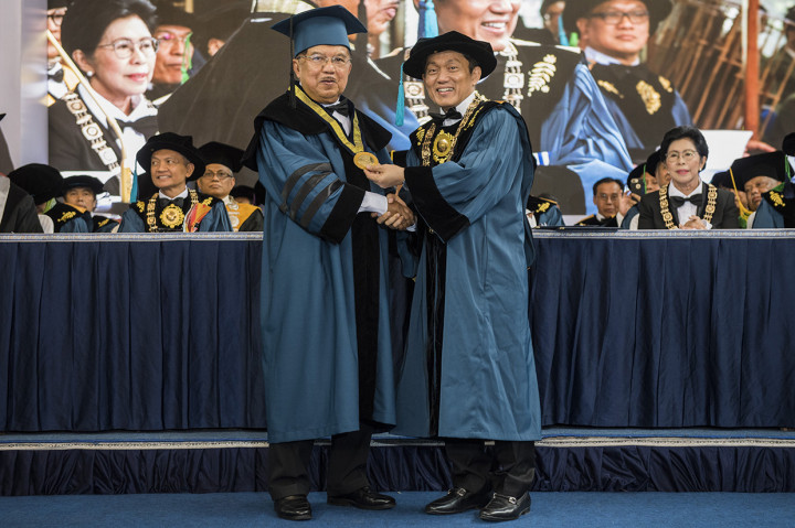 Pemberian gelar kepada Jusuf Kalla tersebut terkait inovasi yang telah dilakukan berupa peningkatan produktivitas sebuah sistem perusahaan maupun institusi sektor publik dan pemerintahan. 