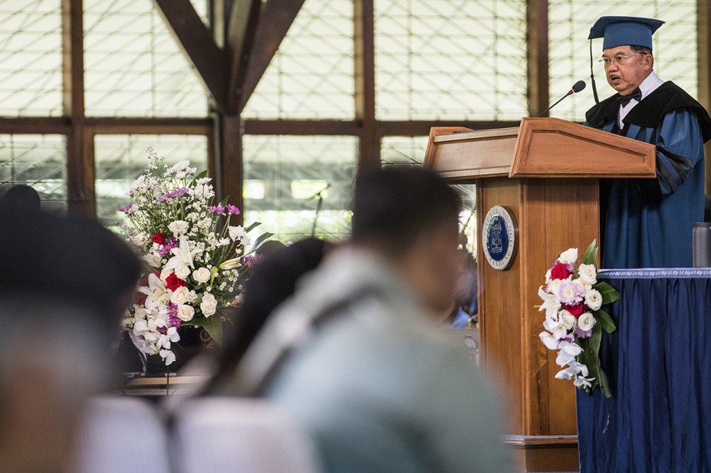 Pada kesempatan tersebut, Jusuf Kalla juga menyampaikan orasi ilmiah terkait 